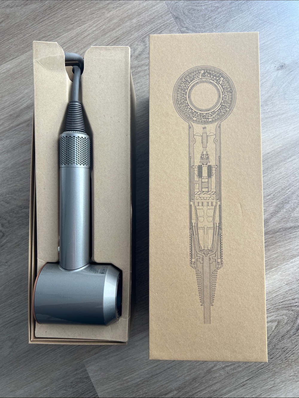 Dyson Box Label in Brown and White